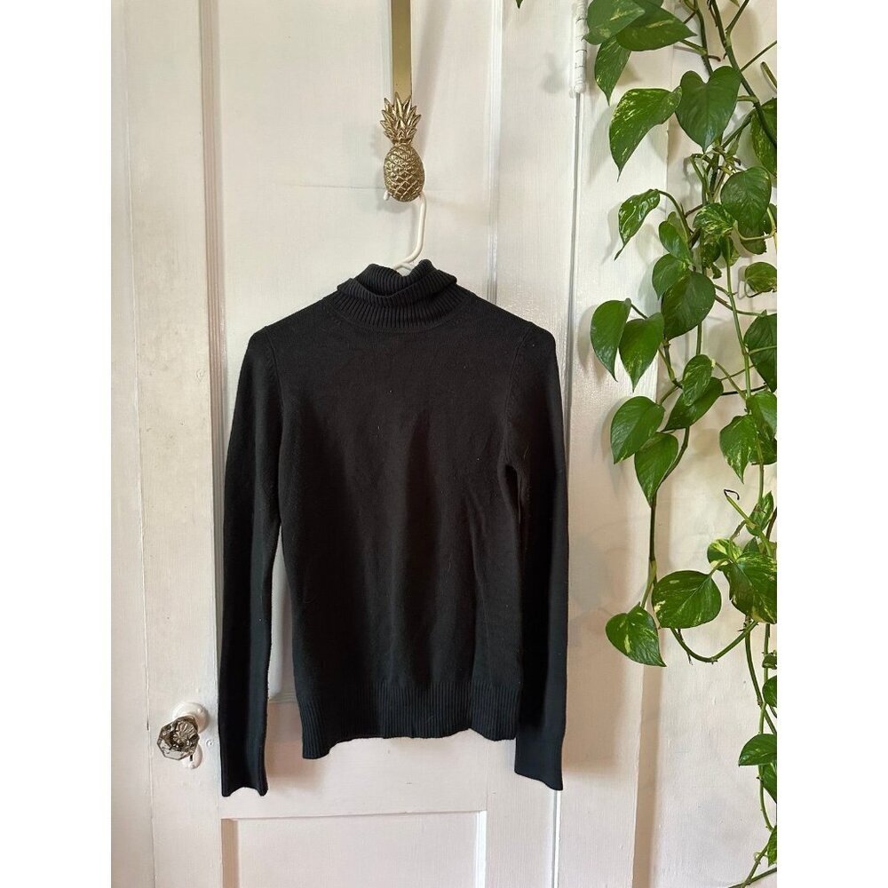 Women’s Size Medium Acrylic Black Turtleneck Sweater